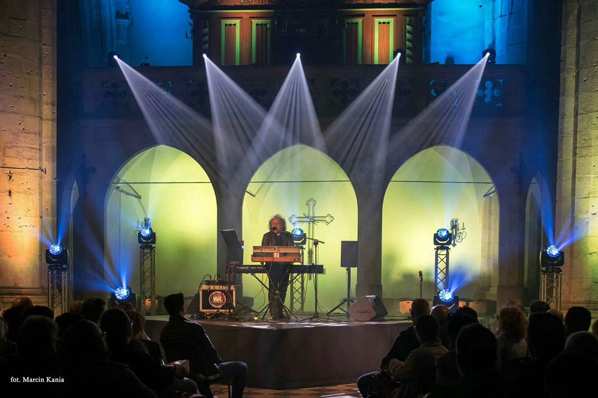 Leahua-19x15W-B-Eye-Moving-Head-Light- (3)